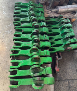    (, , )  John Deere 8000 - 