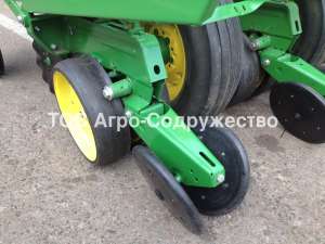     John Deere 7000 8   