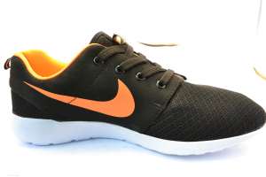    Nike Roshe Run - 