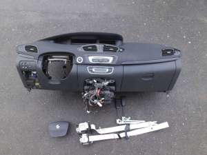  /  Renault Scenic