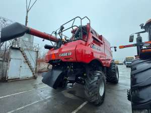   Case Axial-Flow 8250, 275 000$