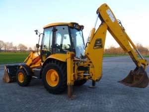   JCB 3CX (647).