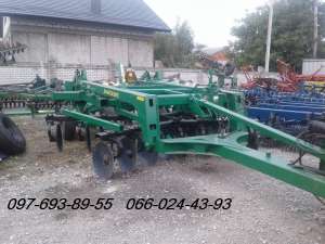   John Deere 2700