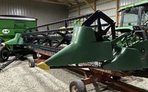   John Deere 920F 16 680$