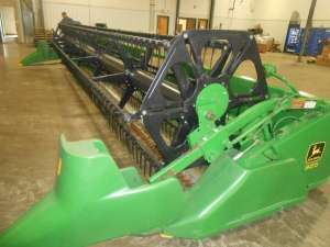   John Deere 925 F 17 000$ - 