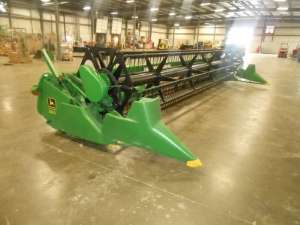   John Deere 925 F 17 000$