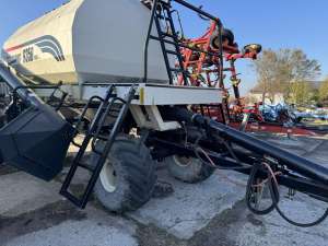  Bourgault 8810 +     Bourgault 6350, 55 000$ - 