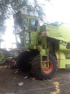  Claas Dominator 105