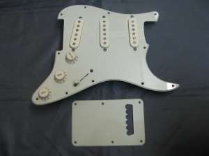  Fender SCN Samarium Cobalt Noiseless Stratocaster Pickguard