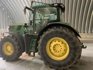  John Deere 6210R. ֳ 80 000 