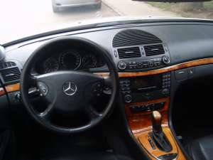  Mercedes E320