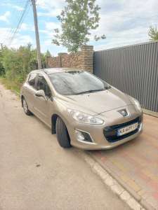  Peugeot 308, 6300 $