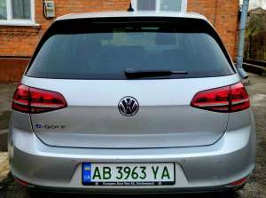  Volkswagen E-Golf, 9800 $