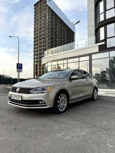  Volkswagen Jetta, 10300 $