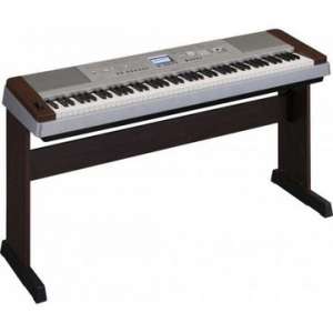  YAMAHA Portable Grand DGX-640 - 