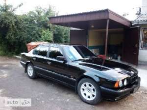 BMW E34 520 1992.  8000..