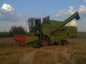 Claas Compact 30   