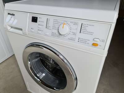  3.   Miele W 3241