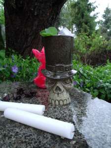 iki  Mysterious skull - , 