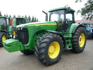 John Deere 8420