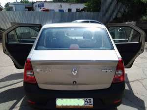 Renault Logan продаются 2013года в.машина простая и надежная.