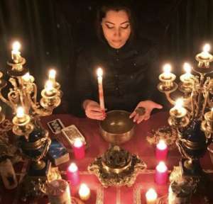 Гадаю на картах, цену не называю - объявление