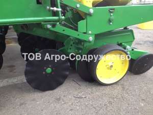 Механическая сеялка точного высева John Deere 7000 8 рядов бу цена