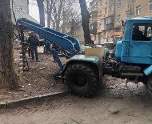 Услуги ямобура, Ямобур, Столбостав, Монтаж опор, Бурение приямков, Монтаж СИП